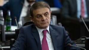 Դատախազությունը պահանջում է ՀՀ ոստիկանության նախկին պետ Վալերիյ Օսիպյանից հօգուտ ՀՀ-ի բռնագանձել 4 անշարժ և շարժական գույք, դրամական միջոցներ