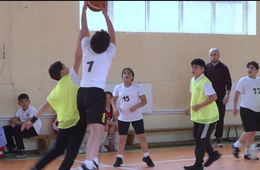 Մրցում են փոքրիկ բասկետբոլիստները